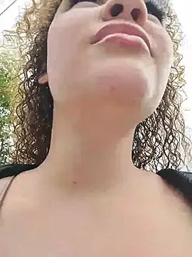 SirenRouge_69 — Show pussy