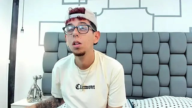 SkarletRuiz on StripChat