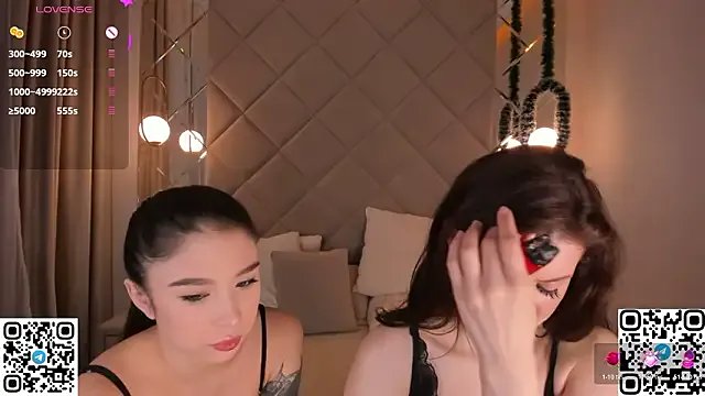 Skinny_Alice — topless + oil