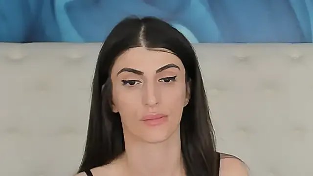 SkinnyDolly on StripChat