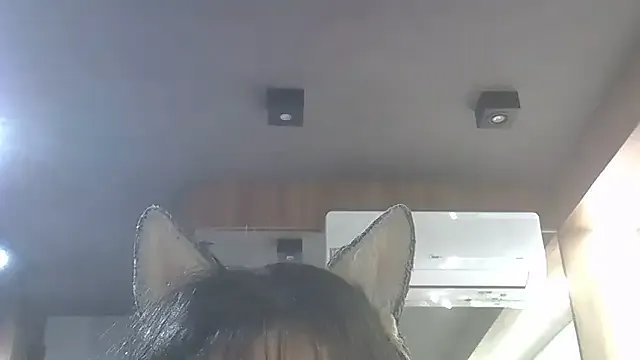 SkinnyKitten on StripChat