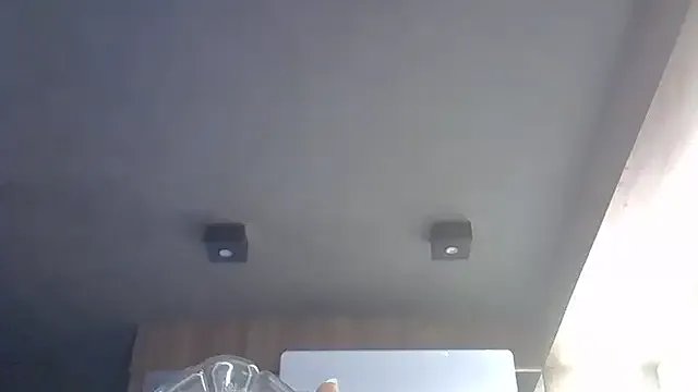 SkinnyKitten — lip licklambidinha