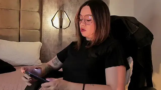 Sky_Junne on StripChat