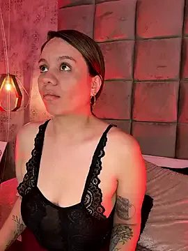 Sky_Junne on StripChat