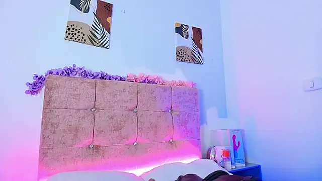 Freechat Skye_Moore on StripChat