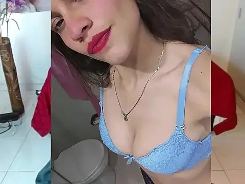 Skylovershot on StripChat
