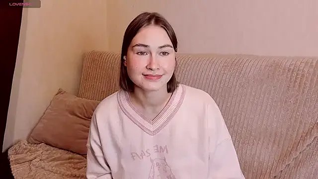 sleeeep_y on StripChat