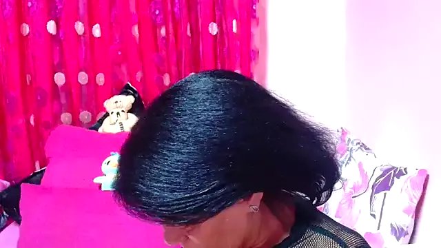 SLUTTYROXY on StripChat