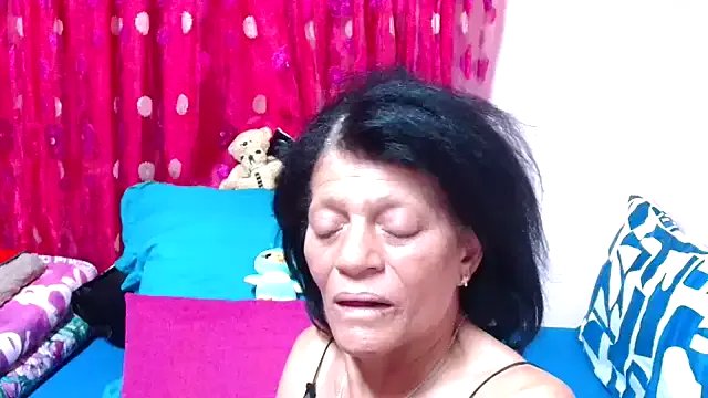 SLUTTYROXY on StripChat