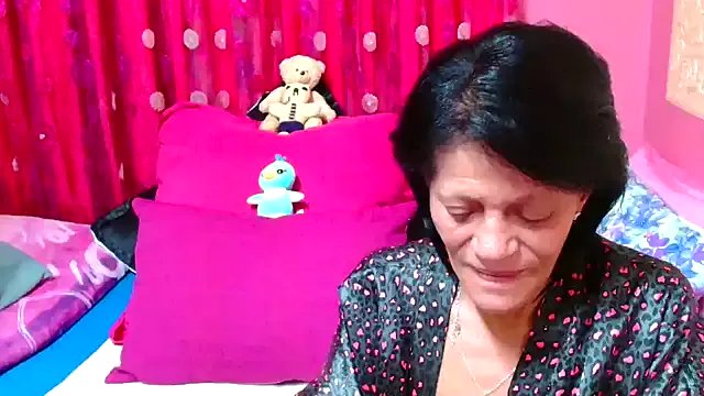 SLUTTYROXY on StripChat