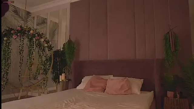 Smiley_Mia on StripChat