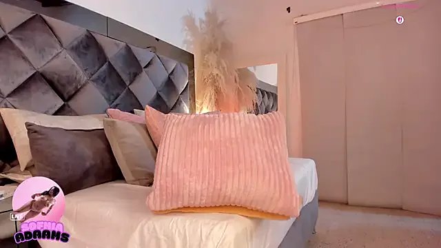 sofhiaa_adaams on StripChat