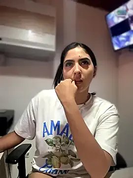 Sofia_Collins- on StripChat