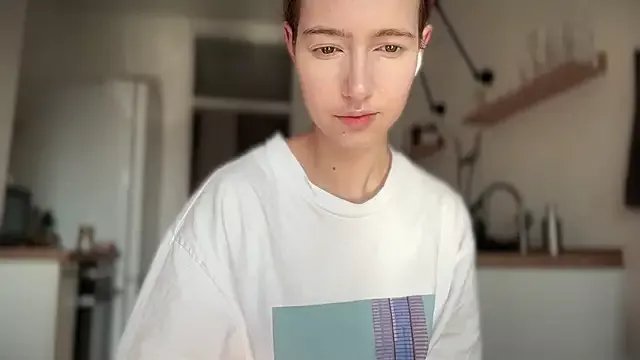 solar_bella on StripChat