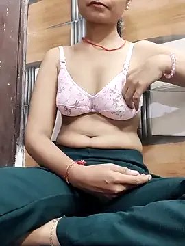 Soni_cute86526 on StripChat