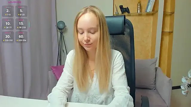 SoonMoor on StripChat