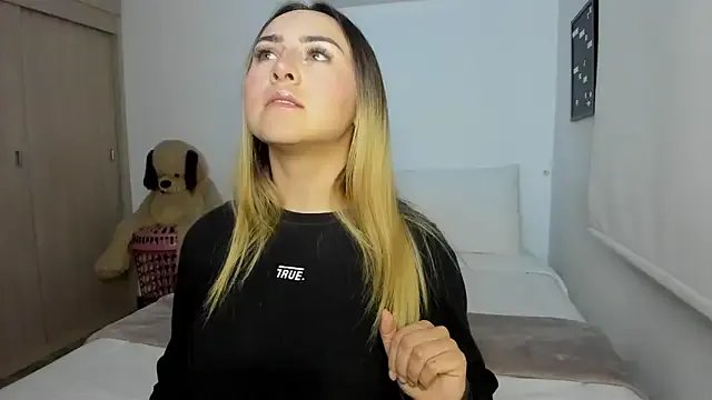 StripChat sophi_mooreno is Freechat sophi_mooreno — Naked me