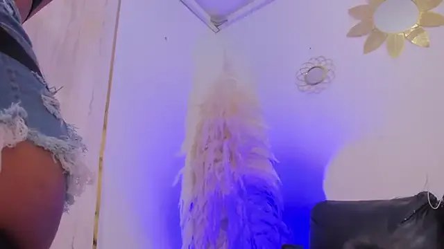 Sophia_Cameron on StripChat