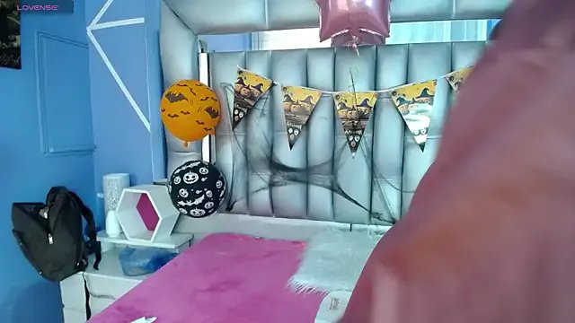 sophia_ny on StripChat