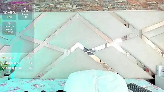 sophie_pariss on StripChat