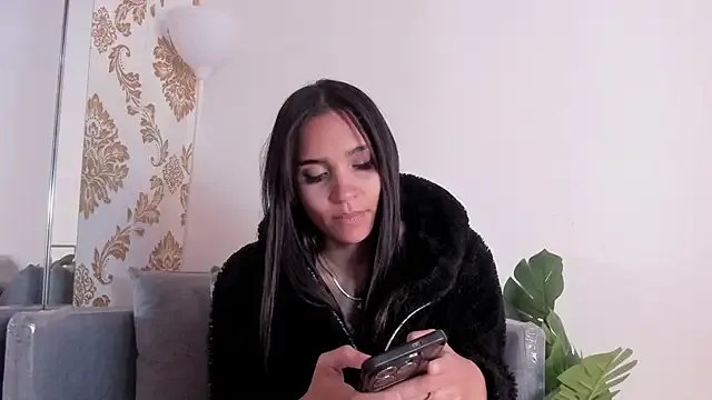 sophie_pariss on StripChat