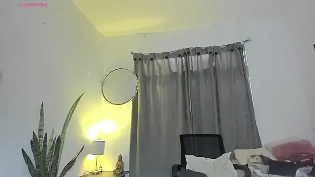 Sophie_sweett19 on StripChat