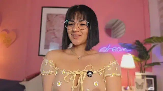 SoySaraa on StripChat