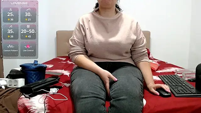 SpoilHerThick on StripChat