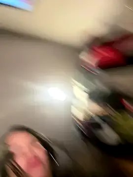 Freechat SQUIRTINGQUEEN11 on StripChat