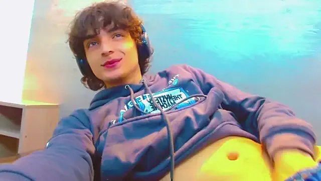 Sr_BonnyEthan on StripChat