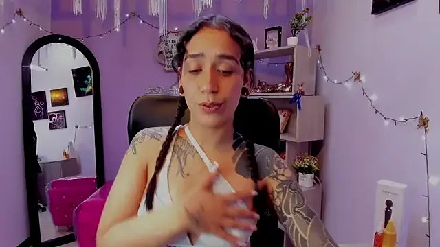 StaceyLeee on StripChat