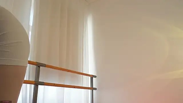 Freechat stay_with_alice on StripChat