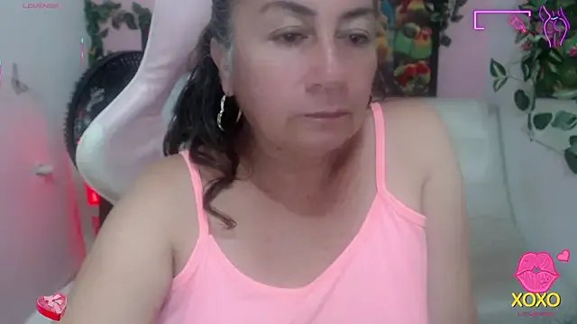 Freechat stepmother_105 on StripChat