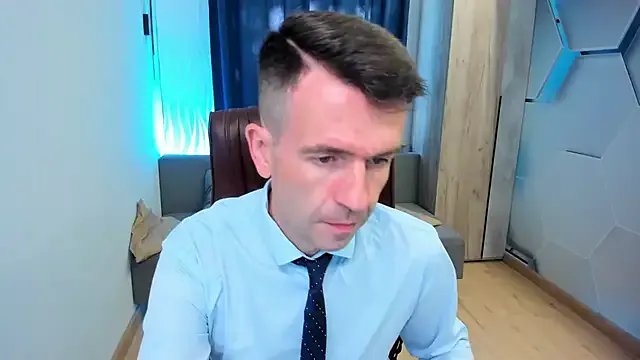 SteveTiger on StripChat