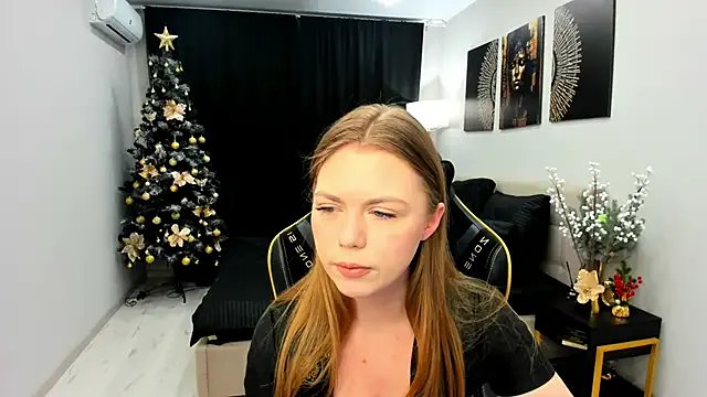 Strawberrye on StripChat