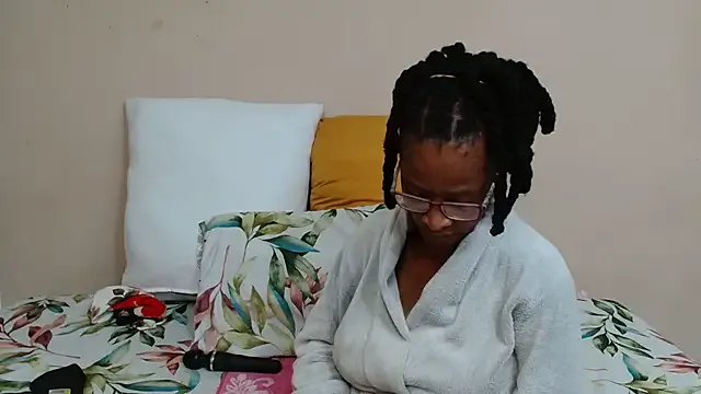 SugarPoppy24xxx on StripChat