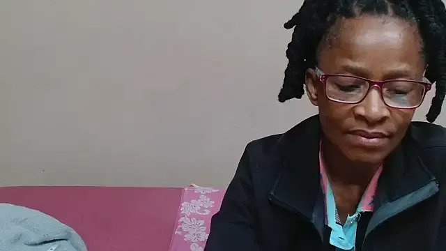 SugarPoppy24xxx on StripChat