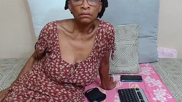 SugarPoppy24xxx on StripChat