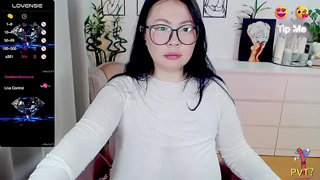 Sunam01 on StripChat