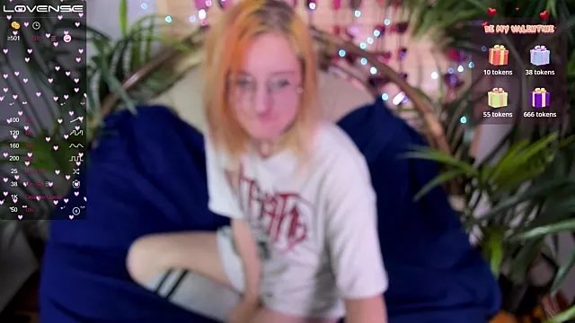 Sunny_Mouse_ on StripChat