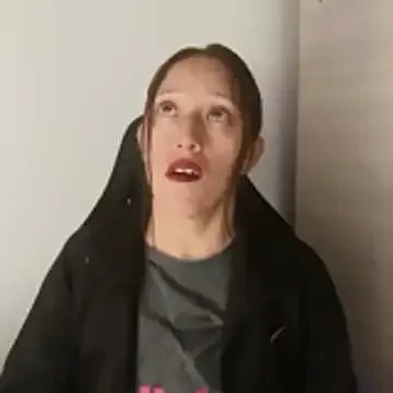 Sunshine_e on StripChat