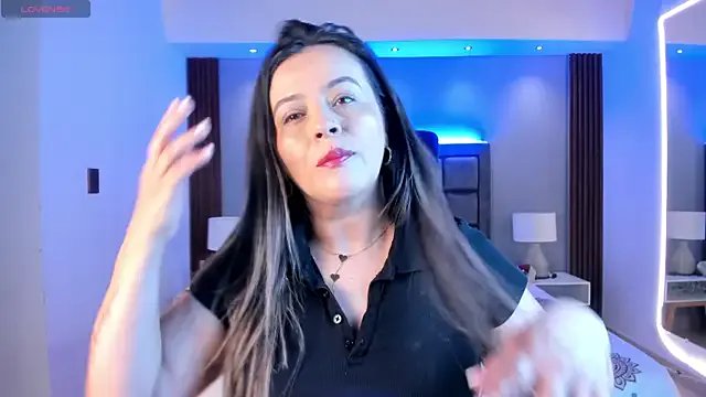 Susann_Ross on StripChat