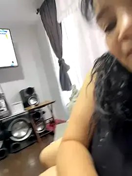 Freechat Sweeetness_Milf on StripChat