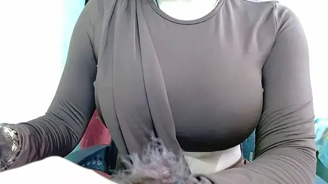 sweet-alia on StripChat 