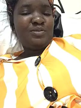 sweet18creamybigpussy on StripChat