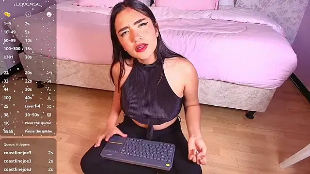 sweet_artemiis on StripChat