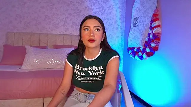 sweet_artemiis on StripChat