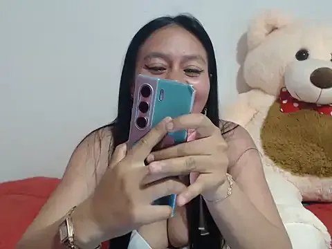 Sweet_Smile8 on StripChat