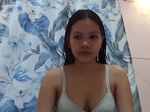 sweetcherry23 on StripChat