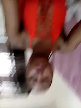 Sweethoneypot25 on StripChat